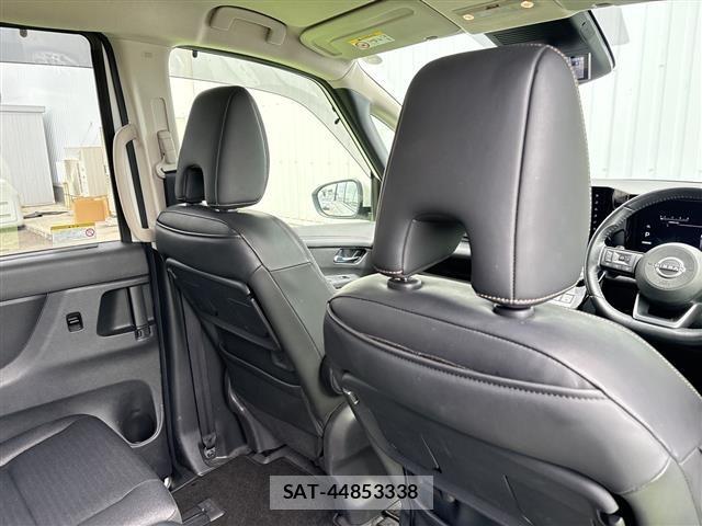 Nissan SERENA 2023 8925000-14