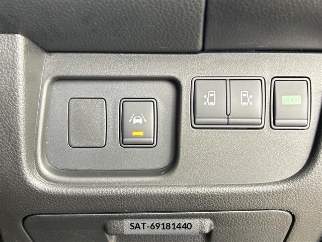 Nissan SERENA 2014 8925031-1