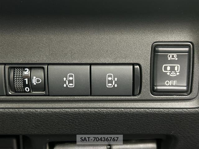 Nissan SERENA 2023 8925048-11