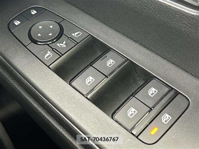 Nissan SERENA 2023 8925048-4