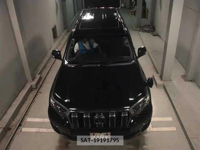 Toyota LAND CRUISER PRADO 2022 8737354-6