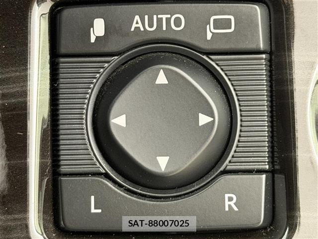 Toyota CROWN 2017 8937547-7