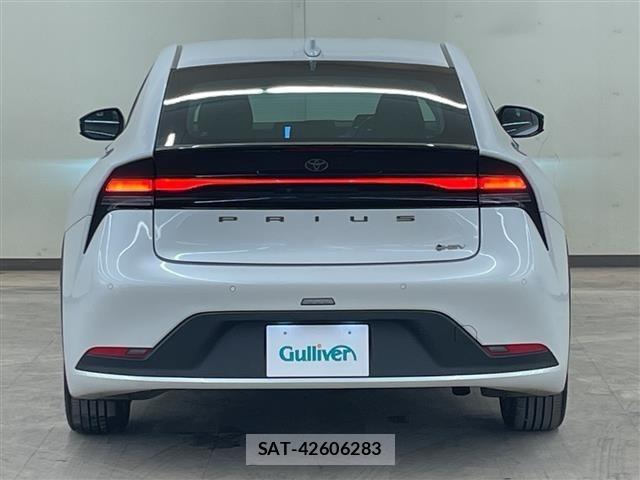 Toyota PRIUS 2023 8736472-19