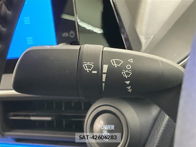Toyota PRIUS 2023 8736472-6