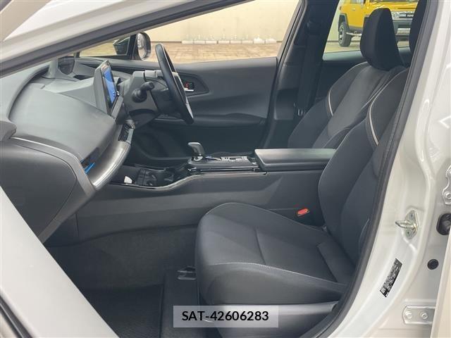 Toyota PRIUS 2023 8736472-7