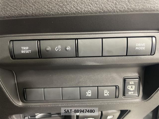 Nissan SERENA 2026 8925108-10