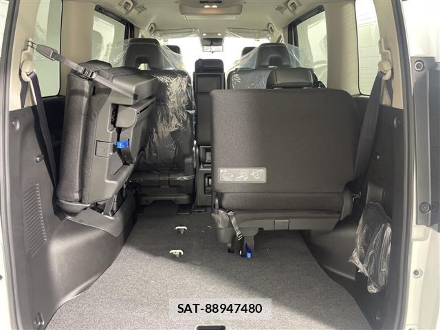 Nissan SERENA 2026 8925108-6