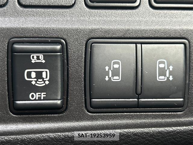 Nissan SERENA 2018 8925120-22