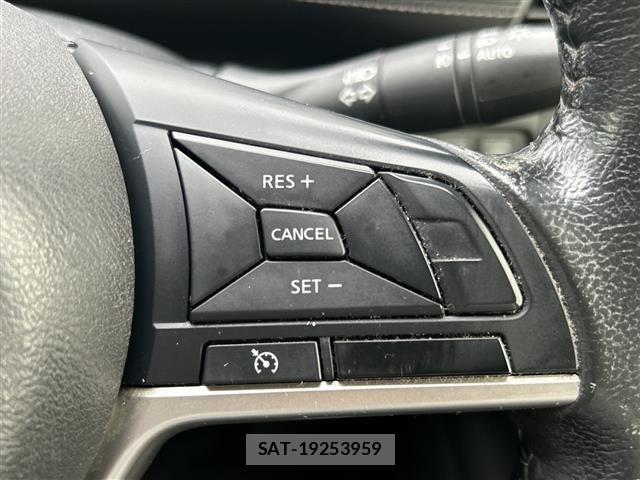 Nissan SERENA 2018 8925120-3