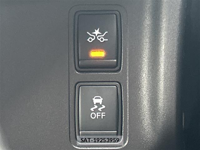 Nissan SERENA 2018 8925120-9