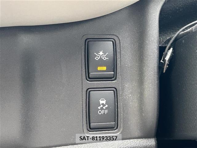 Nissan SERENA 2018 8925121-11
