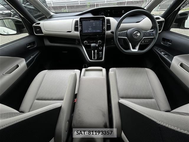 Nissan SERENA 2018 8925121-14