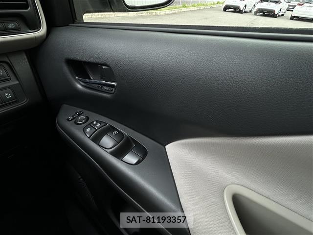 Nissan SERENA 2018 8925121-22