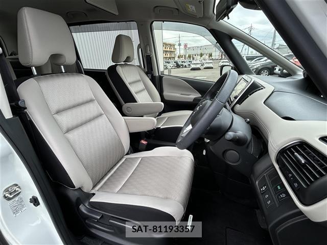 Nissan SERENA 2018 8925121-4
