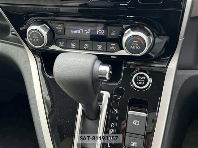 Nissan SERENA 2018 8925121-8