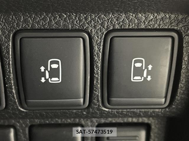 Nissan ELGRAND 2012 8909076-1