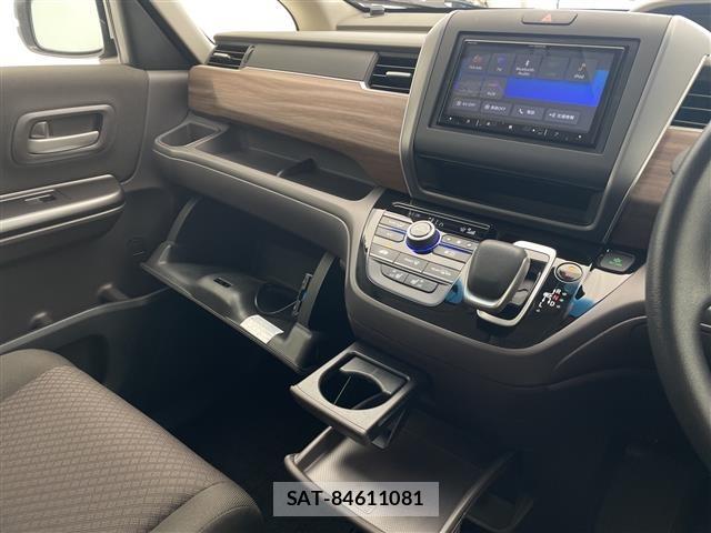 Honda FREED 2023 8684236-11