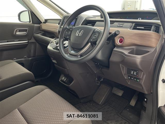 Honda FREED 2023 8684236-2