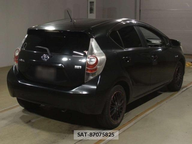 Toyota AQUA 2014 8682909-1