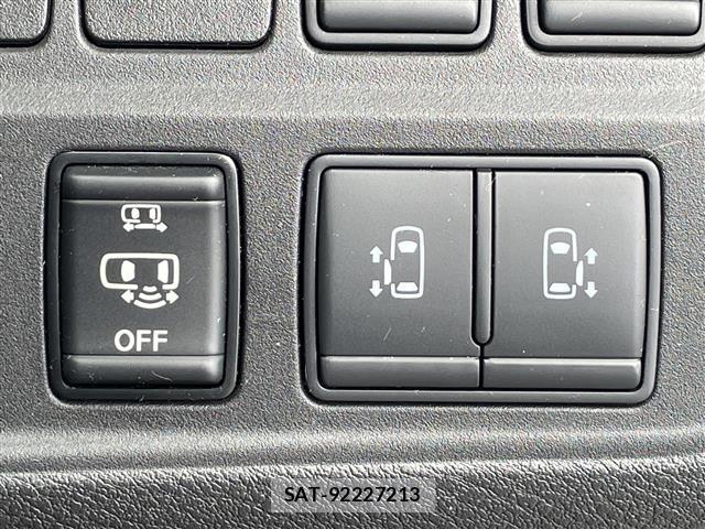 Nissan SERENA 2017 8925262-12