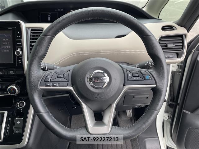 Nissan SERENA 2017 8925262-21