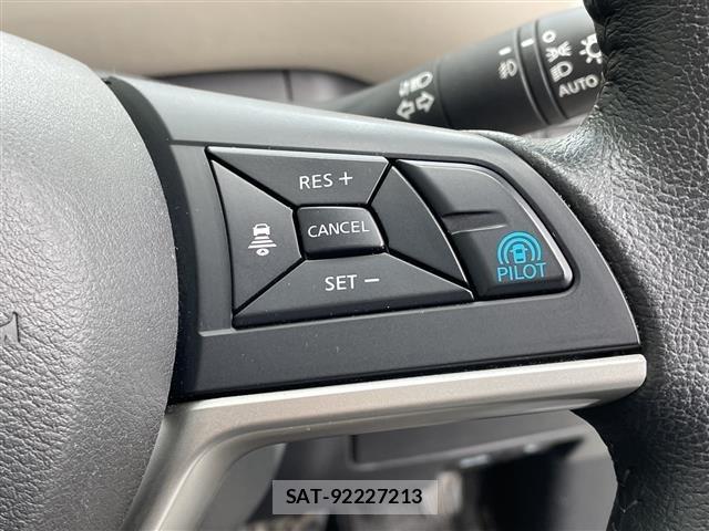 Nissan SERENA 2017 8925262-5