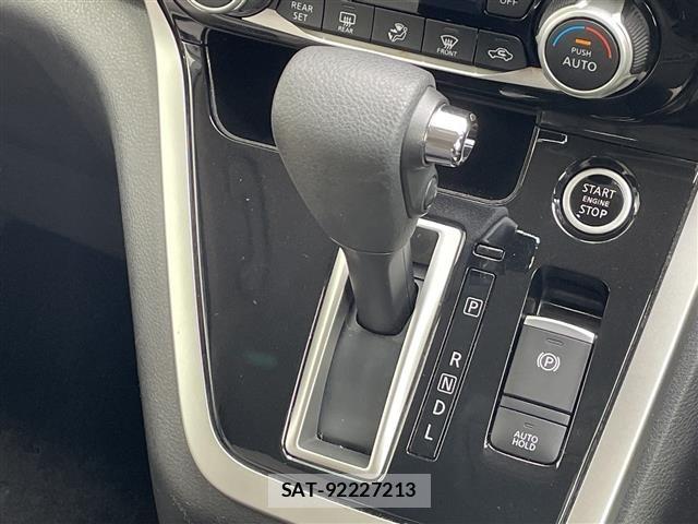 Nissan SERENA 2017 8925262-8