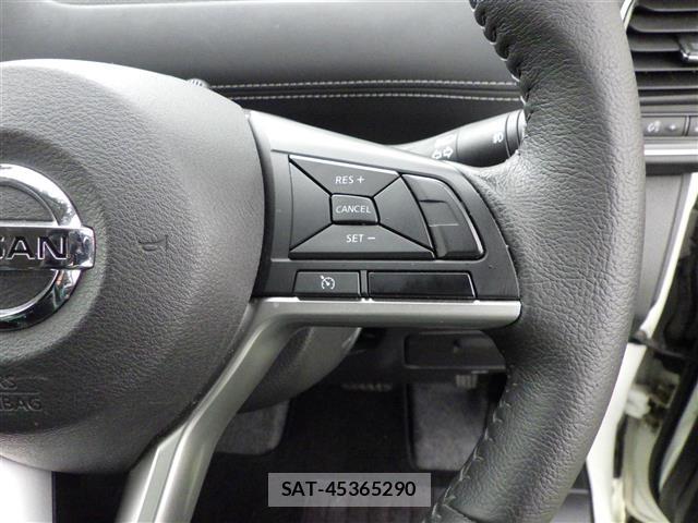 Nissan SERENA 2018 8925283-21