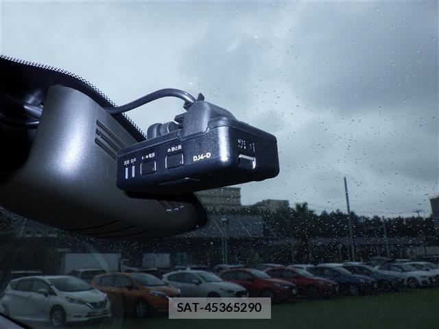 Nissan SERENA 2018 8925283-8
