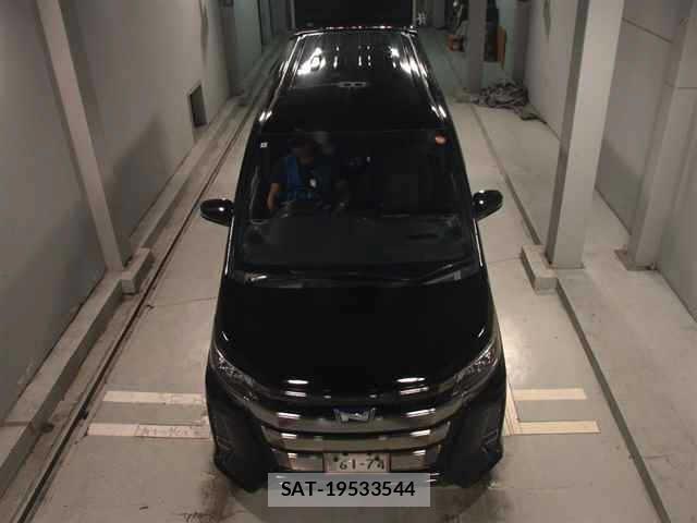 Toyota NOAH 2017 8765179-6