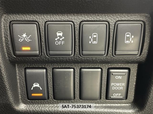 Nissan ELGRAND 2019 8909078-12