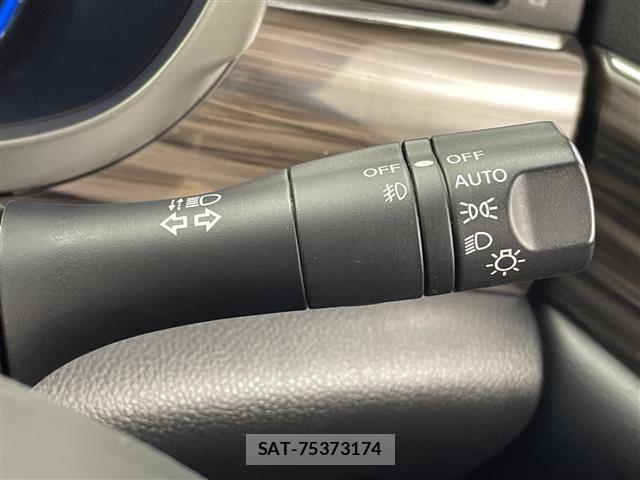 Nissan ELGRAND 2019 8909078-5