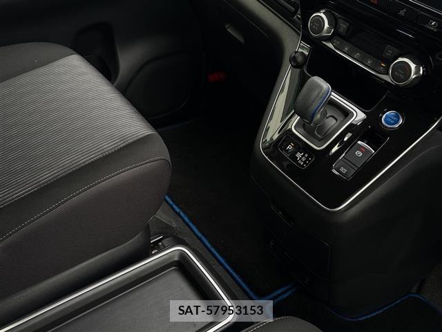 Nissan SERENA 2021 8925329-22