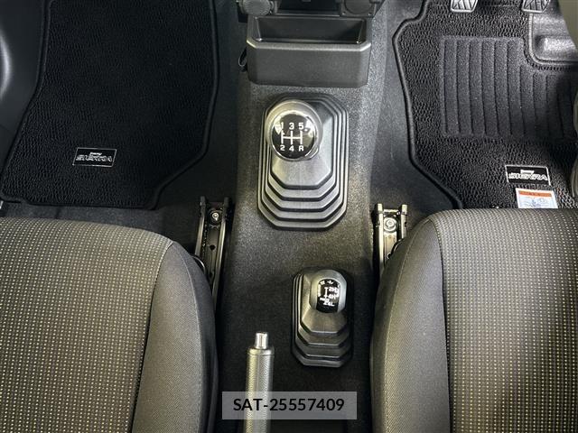 Suzuki JIMNY SIERRA 2025 8917241-18