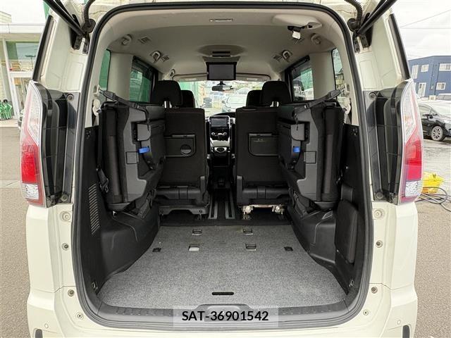 Nissan SERENA 2017 8925332-21