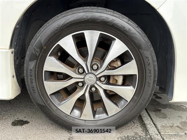 Nissan SERENA 2017 8925332-6