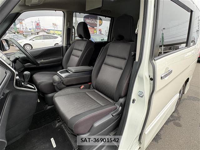 Nissan SERENA 2017 8925332-7