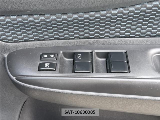 Nissan NOTE 2013 8911753-11