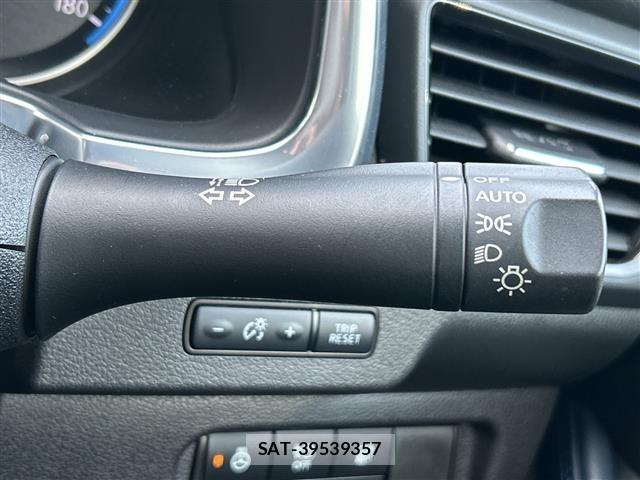 Nissan LEAF 2019 8928864-9