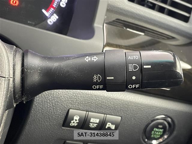 Toyota VELLFIRE 2013 8674216-9