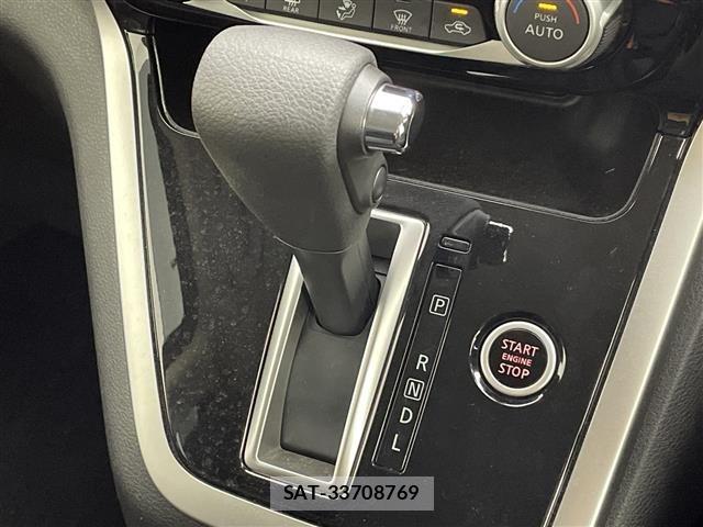 Nissan SERENA 2016 8925393-11