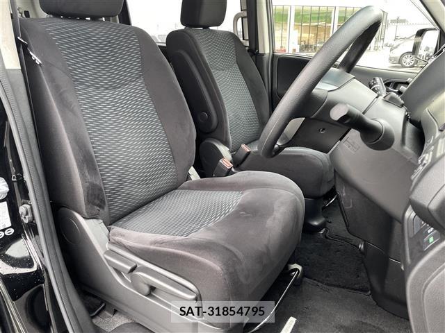 Nissan SERENA 2014 8925409-12