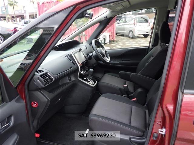 Nissan SERENA 2017 8925429-11