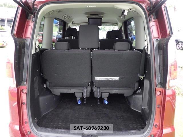 Nissan SERENA 2017 8925429-6