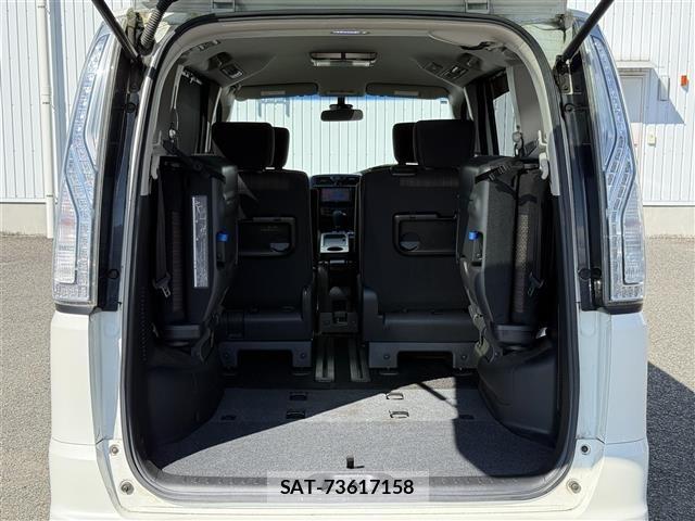 Nissan SERENA 2014 8925430-11
