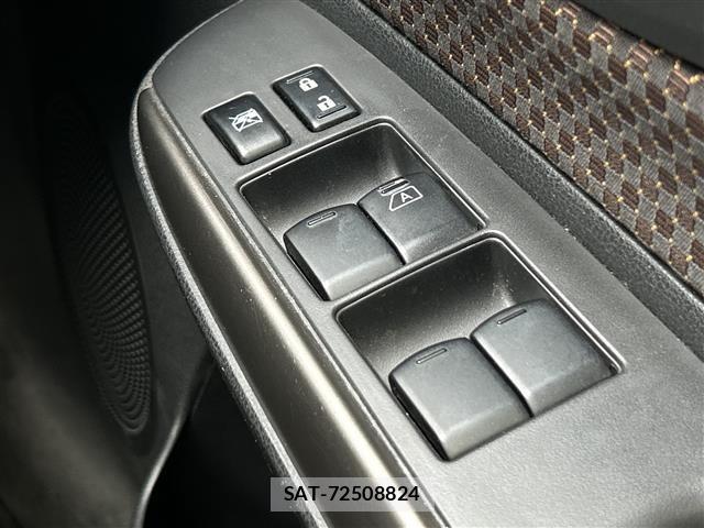 Nissan NOTE 2015 8911839-22