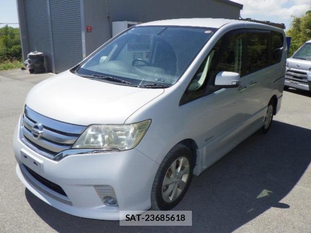 Nissan SERENA 2013 8672885-4