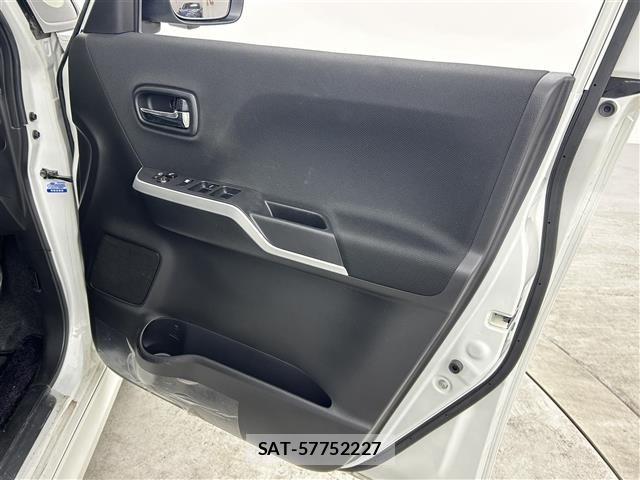 Suzuki SOLIO 2018 8934750-6