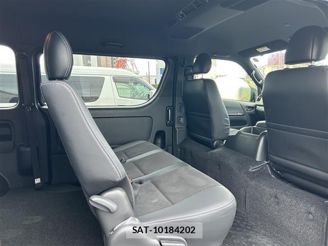 Toyota HIACE VAN 2025 8910486-19