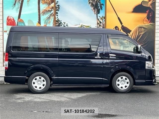 Toyota HIACE VAN 2025 8910486-6